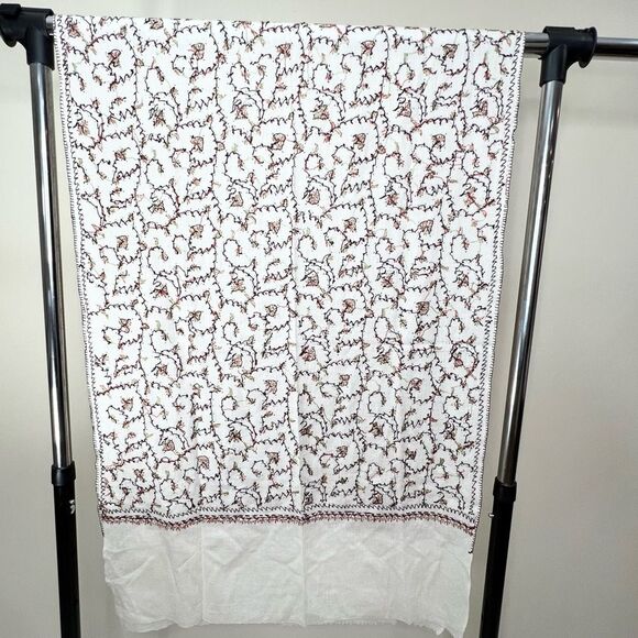 Hand Embroidered Shawl/Pashmina/Scarf/Wrap - Picture 4 of 13